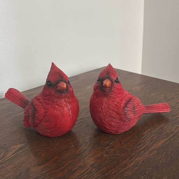 NWT- Set of 2- Red Cardinal Bird Figurine Decorations 4.25"H x 6.25"W - Picture 11 of 17